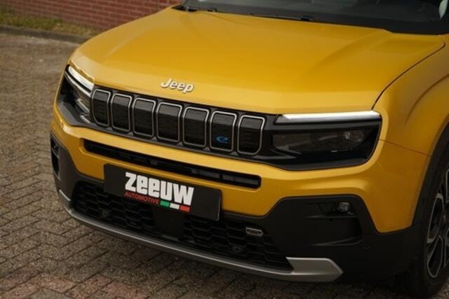 Jeep Avenger Summit 54kWh | Winter | Carplay | Camera | BTW | 18"