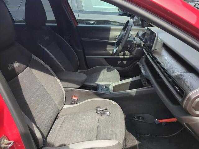 Jeep Avenger Longitude 54 kWh ALL-INRIJKLAARPRIJS/Camera/Apple Carplay/17"velgen/400km actieradius