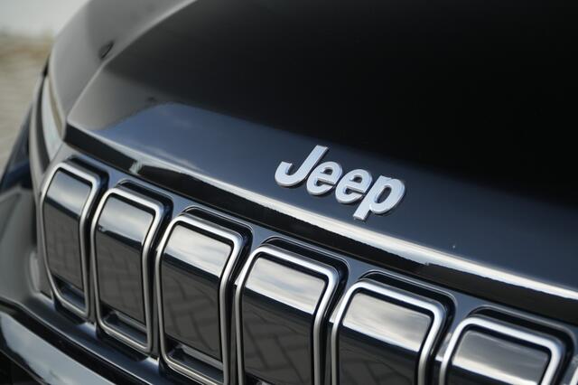 Jeep Avenger 1.2 e-Hybrid Summit | Carplay | Camera | Keyless | 18"