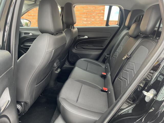 Jeep Avenger 100 Altitude | Keyless | Elektrische achterklep | Adaptive Cruise Cotrol | Carplay/Android Auto |