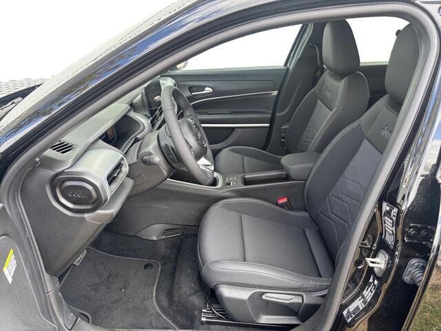 Jeep Avenger 1.2 e-Hybrid Summit | NAVI | CARPLAY | ELEKTR. ACHTERKLEP | WINTER PACK |