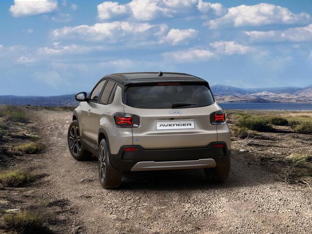 Jeep Avenger Summit 54 kWh | 17% Bijtelling | Schuif/Kanteldak | Leder&Winter Pack | infotainment&Convenience Pack | Warmtepomp