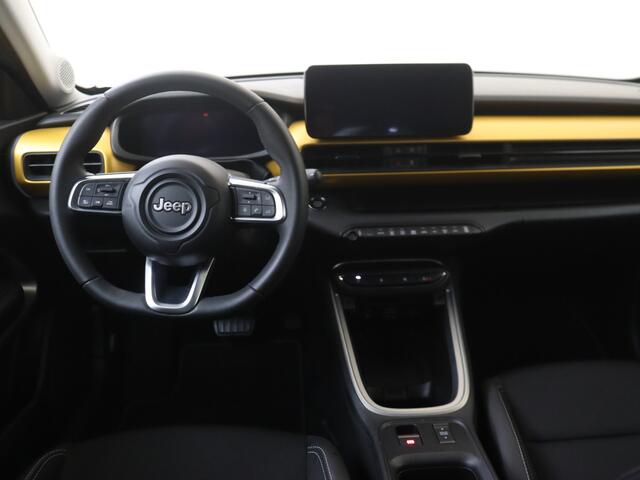 Jeep Avenger Summit 54 kWh LAGE KMSTAND!