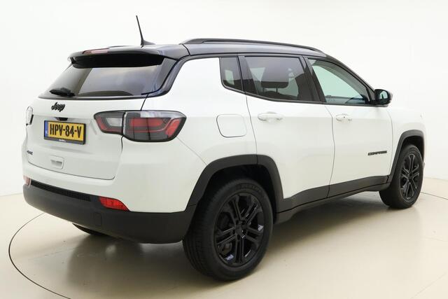 Jeep COMPASS 4xe 240 Plug-in Hybrid Electric S Automaat | Navigatie | Lederen bekleding | Camera | Keyless | Zwart dak | Dakrails | Lichtmetalen velgen black | Climate control