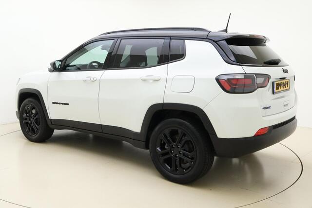 Jeep COMPASS 4xe 240 Plug-in Hybrid Electric S Automaat | Navigatie | Lederen bekleding | Camera | Keyless | Zwart dak | Dakrails | Lichtmetalen velgen black | Climate control