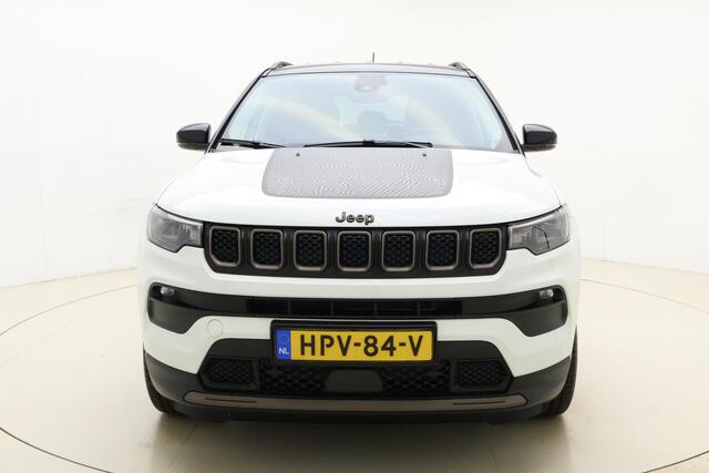 Jeep COMPASS 4xe 240 Plug-in Hybrid Electric S Automaat | Navigatie | Lederen bekleding | Camera | Keyless | Zwart dak | Dakrails | Lichtmetalen velgen black | Climate control