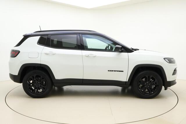 Jeep COMPASS 4xe 240 Plug-in Hybrid Electric S Automaat | Navigatie | Lederen bekleding | Camera | Keyless | Zwart dak | Dakrails | Lichtmetalen velgen black | Climate control