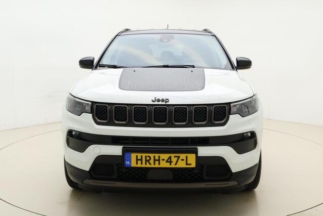 Jeep COMPASS 4xe 240 Plug-in Hybrid Electric S Automaat | Navigatie | Lederen bekleding | Camera | Keyless | Zwart dak | Dakrails | Lichtmetalen velgen black | Climate control