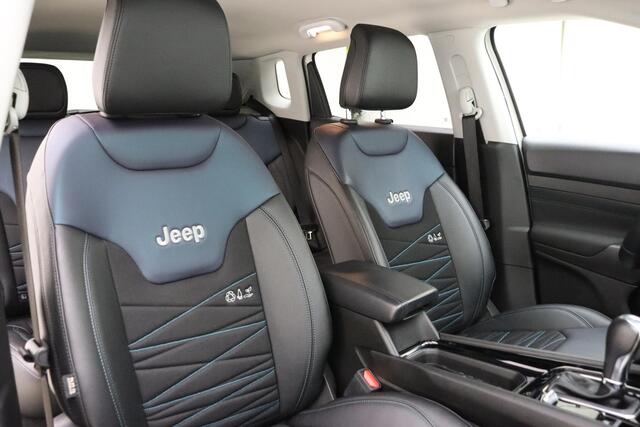 Jeep COMPASS 4xe 240 Plug-in Hybrid Electric S Automaat | Navigatie | Lederen bekleding | Camera | Keyless | Zwart dak | Dakrails | Lichtmetalen velgen black | Climate control