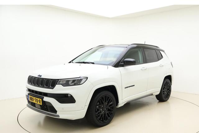 Jeep COMPASS 4xe 240 Plug-in Hybrid Electric S Automaat | Navigatie | Lederen bekleding | Camera | Keyless | Zwart dak | Dakrails | Lichtmetalen velgen black | Climate control