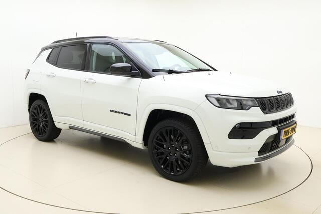 Jeep COMPASS 4xe 240 Plug-in Hybrid Electric S Automaat | Navigatie | Lederen bekleding | Camera | Keyless | Zwart dak | Dakrails | Lichtmetalen velgen black | Climate control