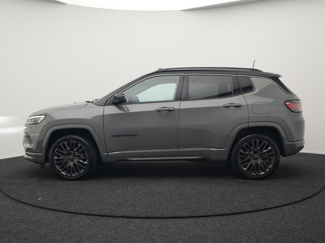 Jeep COMPASS 4xe 240 Plug-in Hybrid Electric S 240pk Dealer O.H PHEV | Trekhaak | Panodak | Adaptive Cruise | 360 Camera | Lederen Sportstoelen Memory & Ventilatie | Apple Carplay | Alpine Sound | Virtual | DAB |