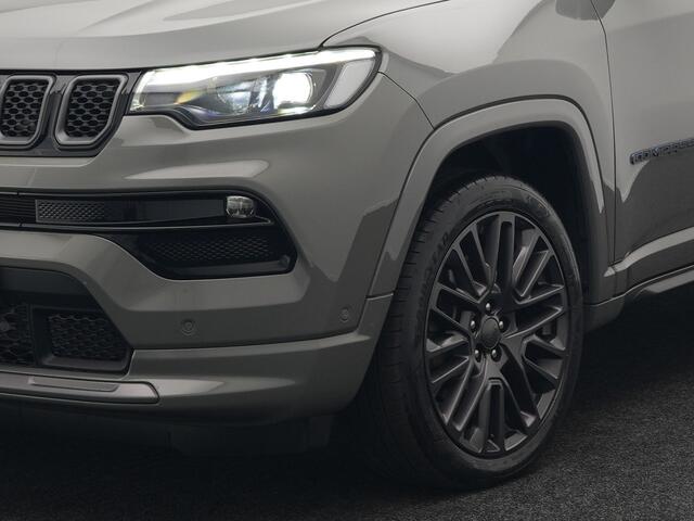 Jeep COMPASS 4xe 240 Plug-in Hybrid Electric S 240pk Dealer O.H PHEV | Trekhaak | Panodak | Adaptive Cruise | 360 Camera | Lederen Sportstoelen Memory & Ventilatie | Apple Carplay | Alpine Sound | Virtual | DAB |