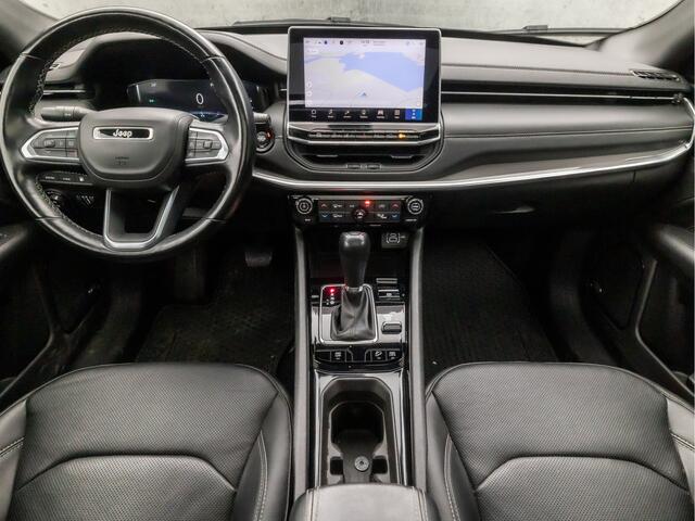Jeep COMPASS 4xe 240 Plug-in Hybrid Electric Limited 240Pk Automaat (PANORAMADAK, APPLE CARPLAY, MEMORY SEATS, 360 CAMERA, ADAPTIVE CRUISE, SPORTSTOELEN, LEDER, STOELVERWARMING, LED KOPLAMPEN, NIEUWE APK, NIEUWSTAAT)