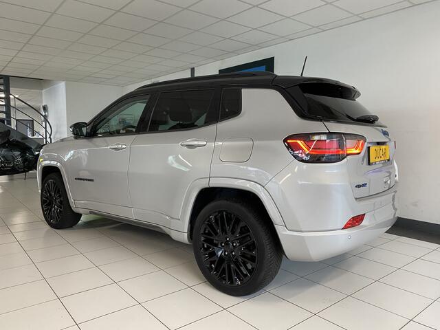 Jeep COMPASS 4xe 240 Plug-in Hybrid Electric S Navigatie / Leer / Camera /Panoramadak / Stuur/stoel verwarming