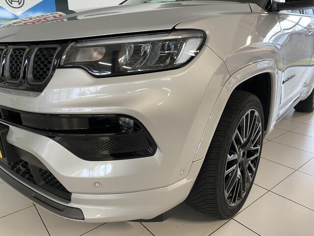 Jeep COMPASS 4xe 240 Plug-in Hybrid Electric S Navigatie / Leer / Camera /Panoramadak / Stuur/stoel verwarming
