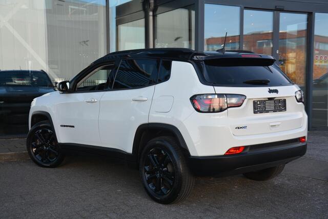 Jeep COMPASS 4xe 240 Plug-in Hybrid Electric Upland | Winter pack | Led | Slechts