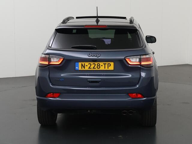 Jeep COMPASS 4xe 240 Plug-in Hybrid Electric S | Panoramadak | Navigatie | Parkeercamera | Stoelverwarming/Ventilatie | Keyless Go | Elektr. Achterklep |