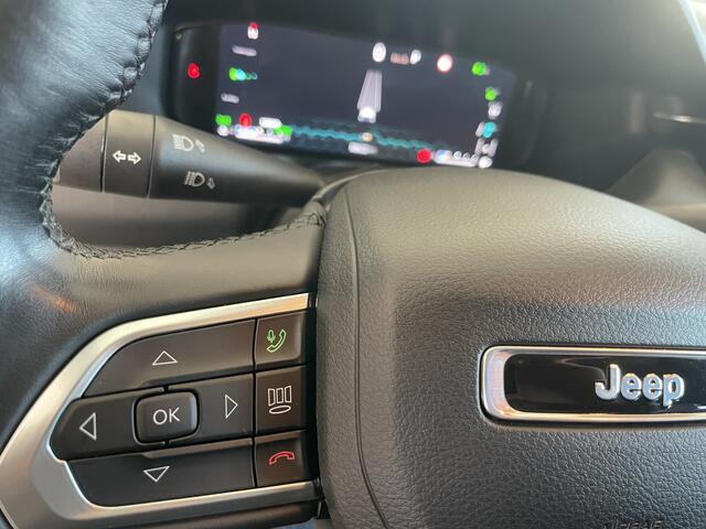 Jeep COMPASS 4xe 240 Plug-in Hybrid Electric S Achteruitrijcamera - Airco - Navigatiesysteem - Parkeersensoren voor en achter - Cruise control - Keyless entry and start - Dakrails - Connected services - Extra getint glas achter - Start/st