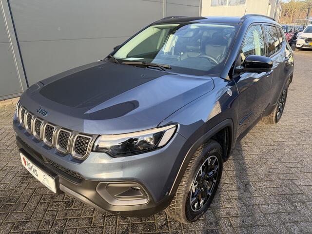 Jeep COMPASS 4xe 240 Plug-in Trailhawk (Elektrisch Schuifdak - Elektrische klep - 360gr camera - Leder incl verwarming/koeling/geheugen - LED - Keyless - PDC V+A)