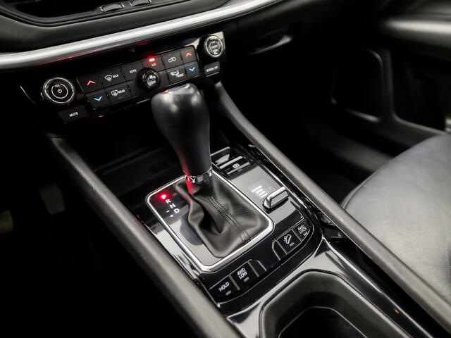 Jeep COMPASS 4xe 240 Plug-in Hybrid Electric S (APPLE CARPLAY, GROOT NAVI, CAMERA, ELEKTRISCHE STOELEN, LEDER, NIEUWE APK, NIEUWSTAAT)