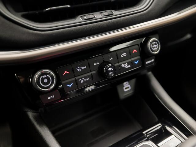 Jeep COMPASS 4xe 240 Plug-in Hybrid Electric Trailhawk 240Pk automaat (VIRTUAL COCKPIT, APPLE CARPLAY, GROOT NAVI, CAMERA, LEDER, SPORTSTOELEN, TREKHAAK, ADAPTIVE CRUISE, KEYLESS, NIEUWSTAAT)