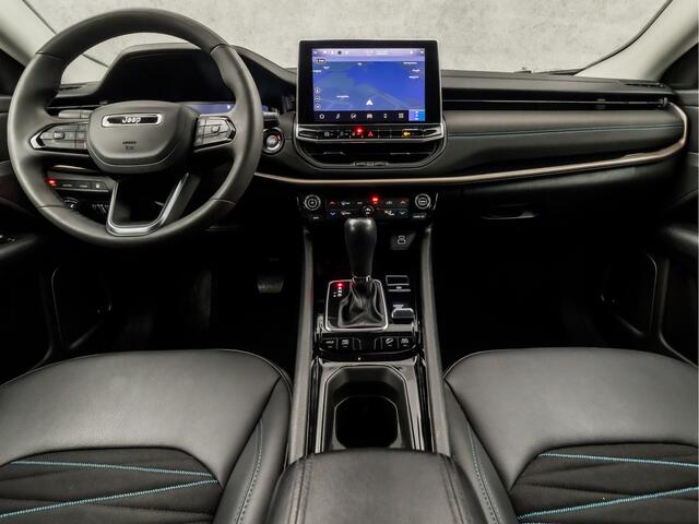 Jeep COMPASS 4xe 240 Plug-in Hybrid Electric Upland 240Pk Automaat (VIRTUAL COCKPIT, APPLE CARPLAY, GROOT NAVI, 360 CAMERA, LEDER, SPORTSTOELEN, ADAPTIVE CRUISE, GETINT GLAS, NIEUWSTAAT)