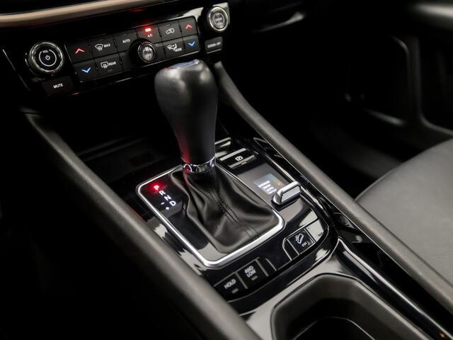 Jeep COMPASS 4xe 240 Plug-in Hybrid Electric Upland 240Pk Automaat (VIRTUAL COCKPIT, APPLE CARPLAY, GROOT NAVI, 360 CAMERA, LEDER, SPORTSTOELEN, ADAPTIVE CRUISE, GETINT GLAS, NIEUWSTAAT)