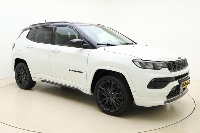 Jeep COMPASS 4xe 240 Plug-in Hybrid Electric S Automaat | Navigatie | Lederen bekleding | Camera | Keyless | Zwart dak | Dakrails | Lichtmetalen velgen black | Climate control