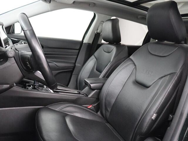 Jeep COMPASS 4xe 190 Plug-in Electric Limited | Panoramadak | Leder | Trekhaak | Stoelverwarming | 19'' | Carplay | Camera | Adaptive cruise | Navigatie | Full LED | PHEV