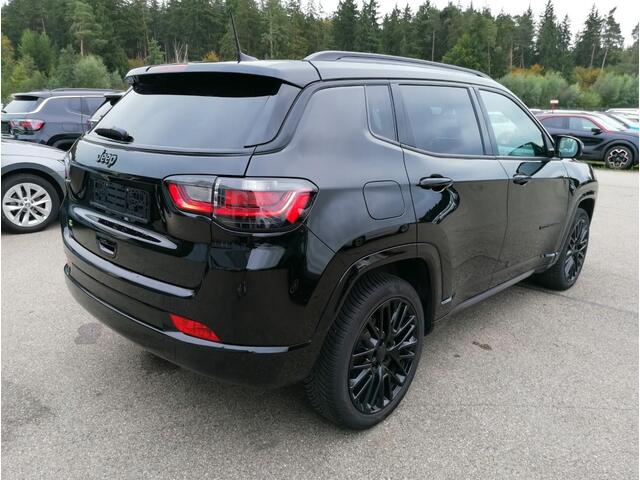 Jeep COMPASS 1.5T e-Hybrid High Altitude Stuur en stoelverwarming.