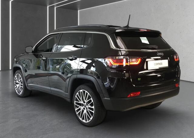 Jeep COMPASS 1.5T e-Hybrid Altitude Panorama Dak/19 inch/stoel en stuurverwarming.