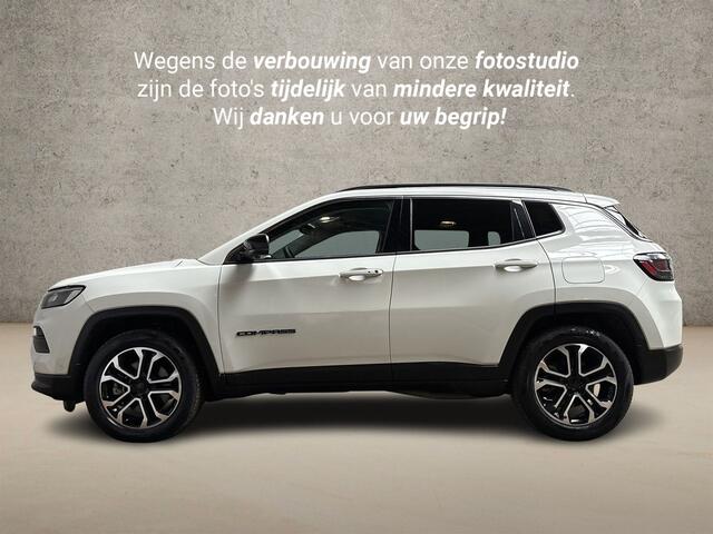 Jeep COMPASS 4xe 190 Plug-in Hybrid Electric Night Eagle 190Pk Automaat (VIRTUAL COCKPIT, APPLE CARPLAY, GROOT NAVI, 360 CAMERA, LEDER, SPORTSTOELEN, GETINT GLAS, KEYLESS, NIEUWSTAAT)