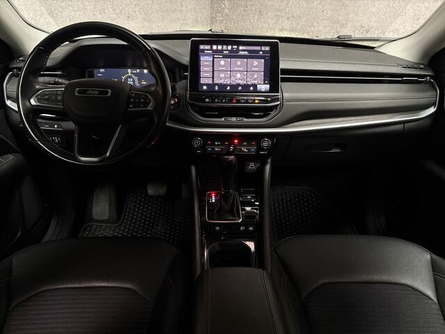 Jeep COMPASS 4xe 190 Plug-in Hybrid Electric Limited Sport 190Pk Automaat (VIRTUAL COCKPIT, APPLE CARPLAY, GROOT NAVI, STUUR/STOELVERWARMING, CAMERA, KEYLESS, GETINT GLAS, TREKHAAK, ADAPTIVE CRUISE, NIEUWSTAAT)