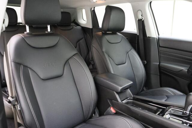 Jeep COMPASS 4xe 240 Plug-in Hybrid Electric S Automaat | Navigatie | Lederen bekleding | Camera | Keyless | Zwart dak | Dakrails | Lichtmetalen velgen black | Climate control
