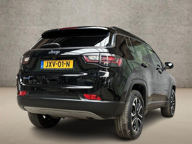 Jeep COMPASS 4xe 190 Plug-in Hybrid Electric Night Eagle 190Pk Automaat (VIRTUAL COCKPIT, APPLE CARPLAY, GROOT NAVI, KEYLESS, CAMERA, LEDER, SPORTSTOELEN, ADAPTIVE CRUISE, GETINT GLAS, NIEUWSTAAT)