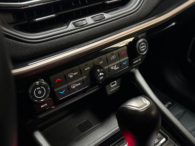 Jeep COMPASS 4xe 240 Plug-in Hybrid Electric Sport 240Pk Automaat (VIRTUAL COCKPIT, APPLE CARPLAY, GROOT NAVI, CAMERA, LEDER, SPORTSTOELEN, KEYLESS, GETINT GLAS, ADAPTIVE CRUISE, NIEUWSTAAT)