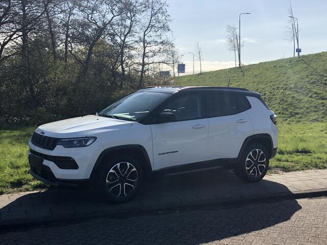 Jeep COMPASS 1.5T e-Hybrid Summit AUTOMAAT|LEER|CLIMATE|APPLE/ANDROID|CAMERA|PDC|18"
