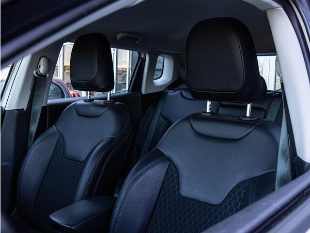 Jeep COMPASS 1.3T Night Eagle Liberty Edition | Trekhaak | Achterruitrij camera | Navi | Apple Carplay |