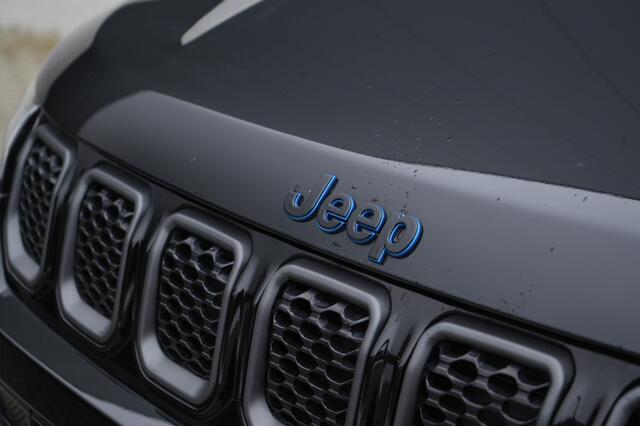 Jeep COMPASS 4xe 240 PK Hybrid S | Leder | Pano | Navi | Winter | Cam | 19"