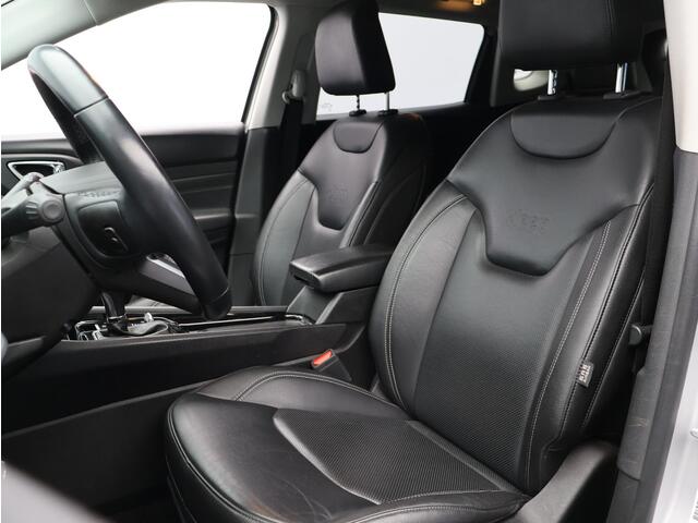 Jeep COMPASS 4xe 240 Plug-in Hybrid Electric S TREKHAAK!