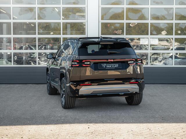 Jeep COMPASS First Edition 74 kWh | Direct leverbaar | Adapt. Cruise | Camera | Carplay | 20" | Elektr. A-Klep | Navi | Winter Pack | Schuif/Kanteldak | Premium Pack | Conv. Pack | Warmtepomp