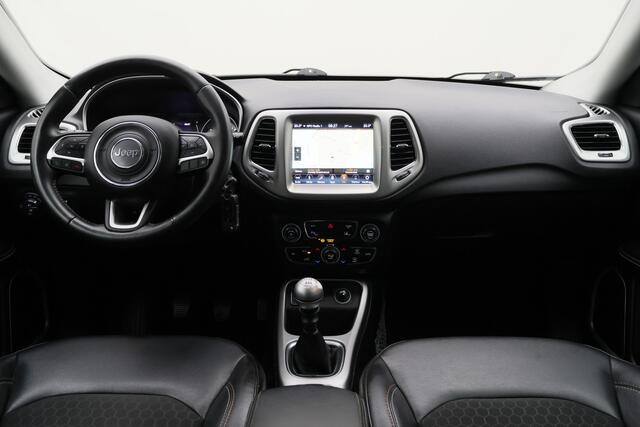 Jeep COMPASS 1.4 MultiAir Longitude Leder/Stof, Apple Carplay, Camera, Cruise, Climate, DAB, PDC, 17''