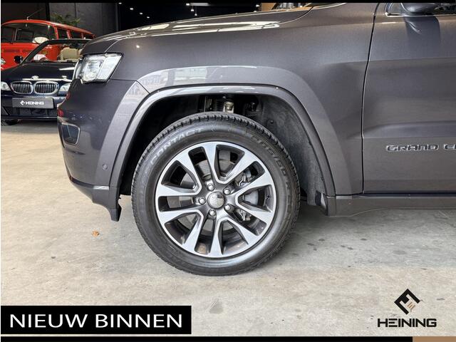Jeep GRAND CHEROKEE 3.6 Overland. Leer. Navi. Apple-carplay. Trekhaak. Van eerste eigenaar. BTW.