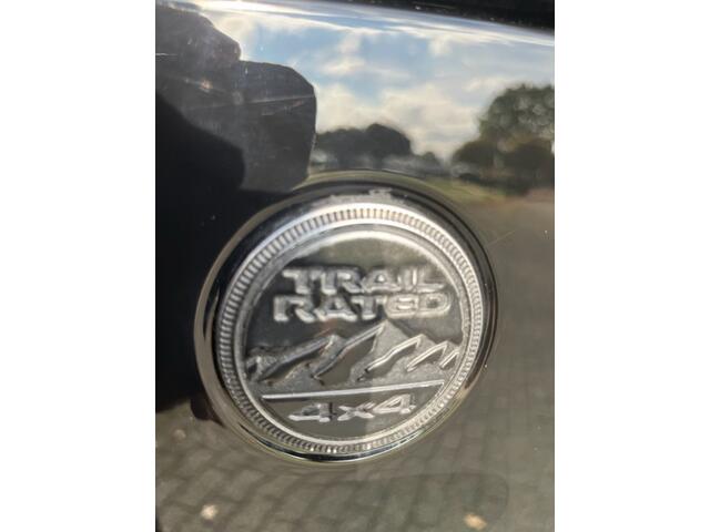 Jeep Gladiator 3.0 V6 AUT 5 PERS MULTI CARGO -VAN- LEDER /NAVI CLIMA / 12MND GAR ¤ 60.499 EXCL Unieke auto in nieuwstaat dealer onderhouden schade vrij . opbouw multifunctioneel uit te voeren naar wens . informeer naar de mogelijkheden . prijs is inclusief mee geleverde