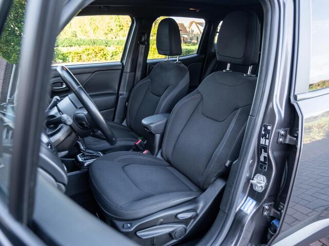 Jeep RENEGADE 1.3T-GDI 4XE Aut Limited | Panorama schuifdak | Kenwood Surround | 19" LM |Navi | ParkAssist | LaneAssist | Stoelverw + stuurverw | Led | Camera | CarPlay | 43829km