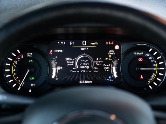 Jeep RENEGADE 1.3T-GDI 4XE Aut Limited | Panorama schuifdak | Kenwood Surround | 19" LM |Navi | ParkAssist | LaneAssist | Stoelverw + stuurverw | Led | Camera | CarPlay | 43829km