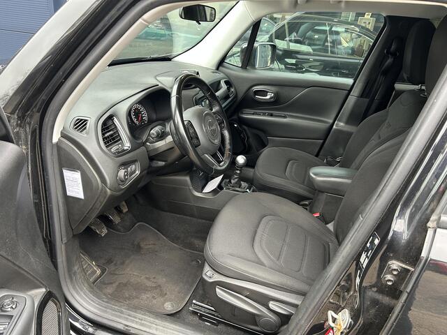 Jeep RENEGADE 1.4 Turbo 140 PK MultiAir Night Eagle II | 1ste Eigenaars auto | Trekhaak | Navigatie | Airco | Dealer Onderhouden | Hoge zitpositie | Lichtmetaal | Cruise control | Dakrails |