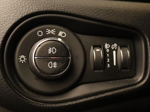 Jeep RENEGADE 1.3T DDCT Longitude - ORIGINEEL NEDERLANDSE AUTO - VASTE BRINK TREKHAAK - TREKGEWICHT 1450 KG - AFKOMSTIG VAN 2E EIGENAAR - KEYLESS START - LENDESTEUN BESTUURDERSSTOEL - CLIMATE CONTROL - DAB AUDIO - CRUISE CONTROL - PARKEERSENSOREN ACHTER -