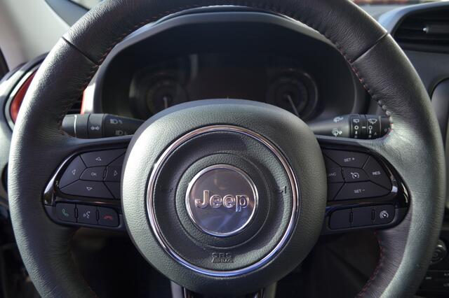 Jeep RENEGADE 4xe 240 Hyb. TRAILHAWK BTW auto